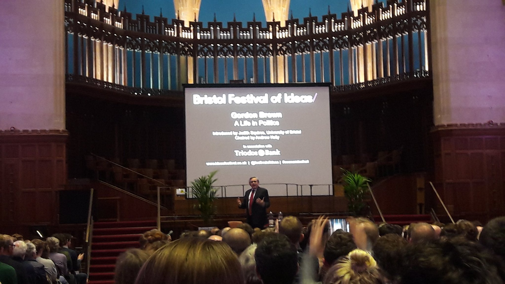 Gordon Brown takes the stage in Bristol to open the #economicsfest to talk on A Life in Politics .@triodosuk @FestivalofIdeas @bw_businesswest @BW_Initiative @BristolUni @UWEBristol https://t.co/UrtaNI8DQ2